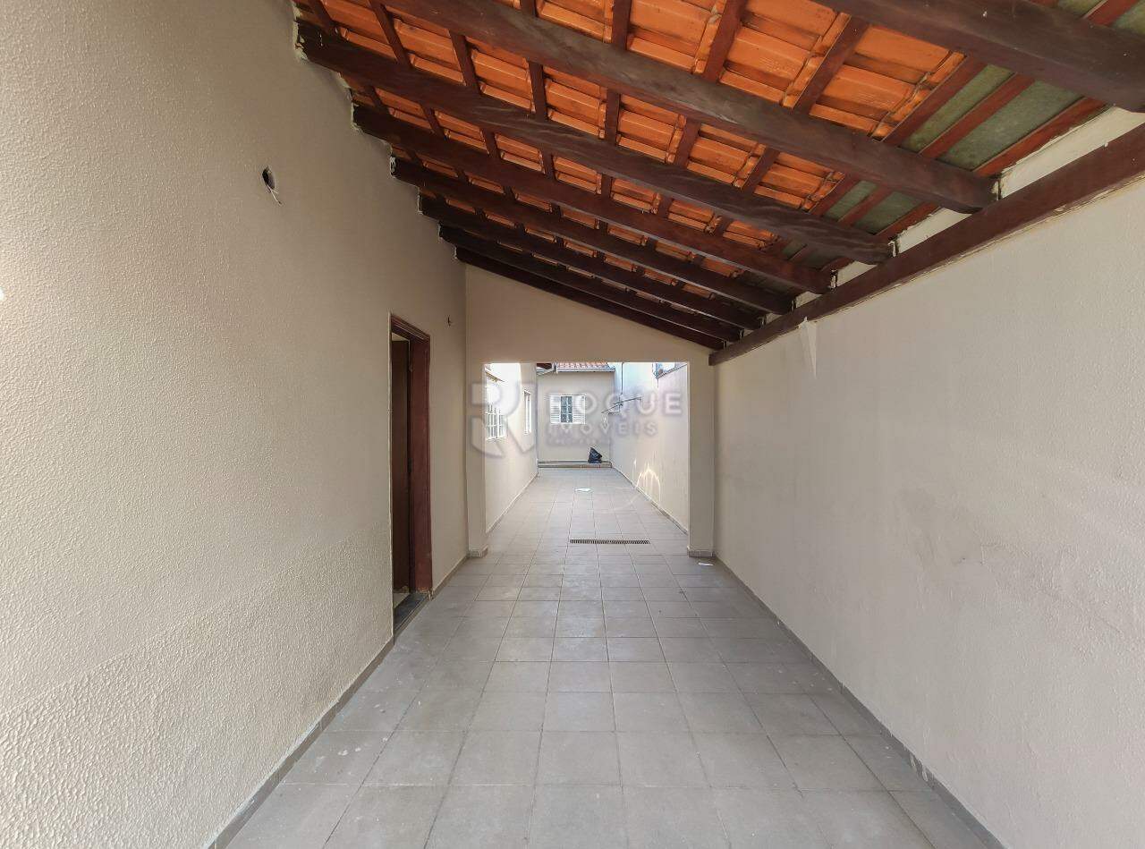 Casa Residencial para aluguel no bairro Vila Claudia: Garagem