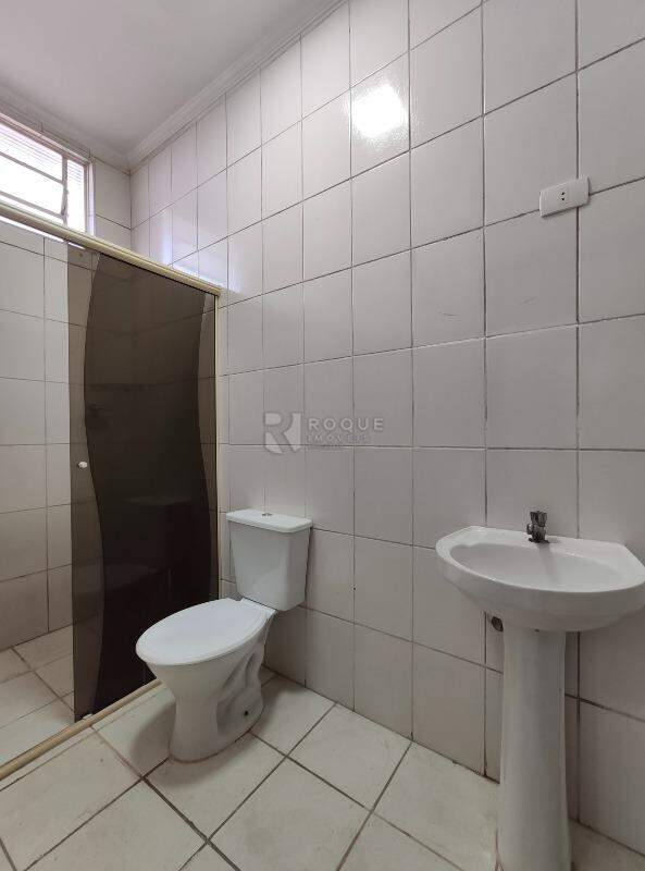 Casa Residencial para aluguel no bairro Vila Claudia: WC suíte