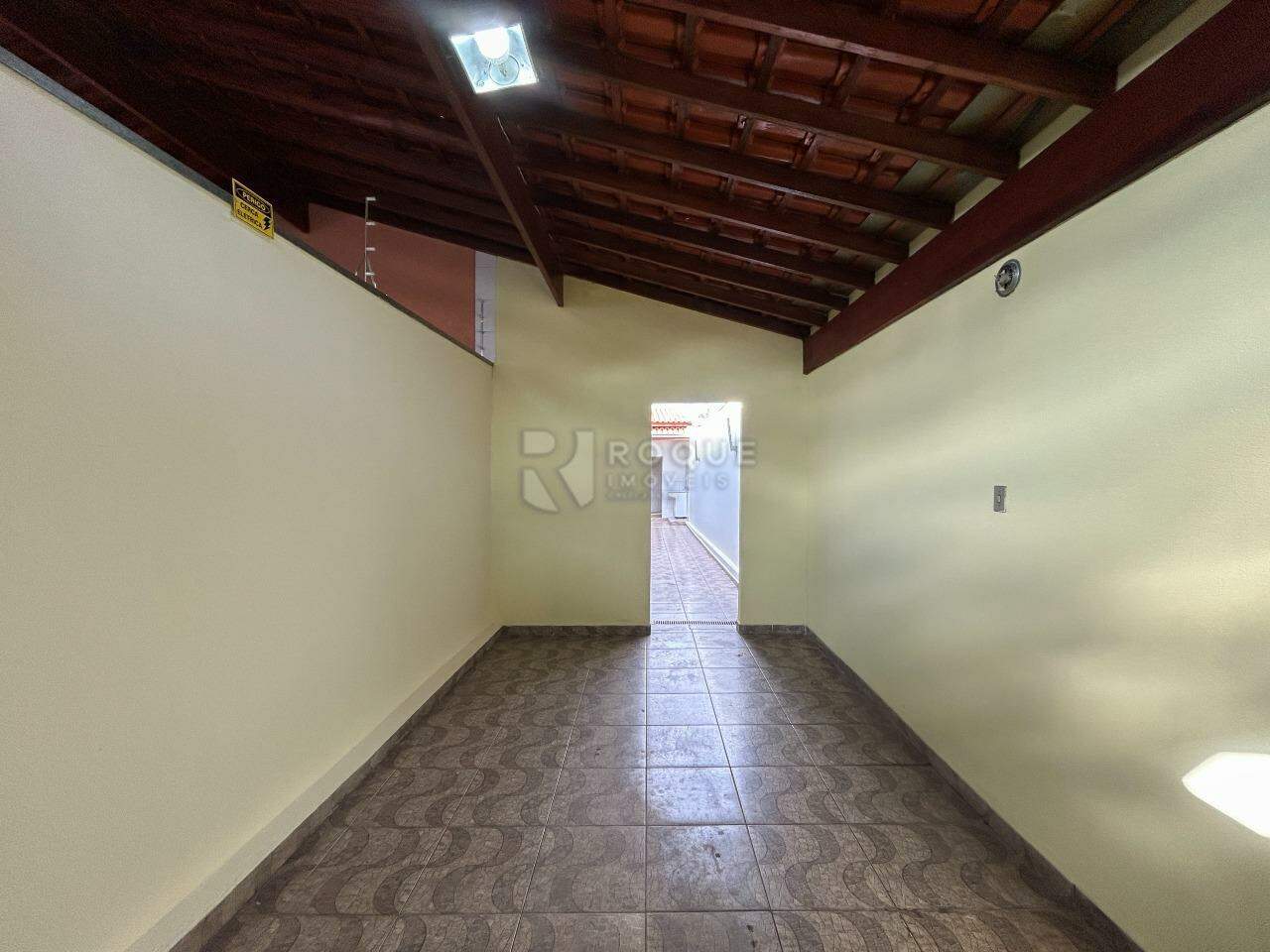 Casa Residencial para aluguel no bairro Residencial Econômico Manoel Simão de Barros Levy: Garagem 