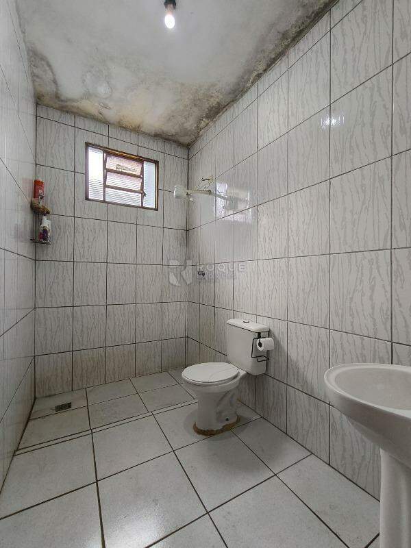 Casa Residencial à venda no bairro Residencial Fenix: BANHEIRO SOCIAL