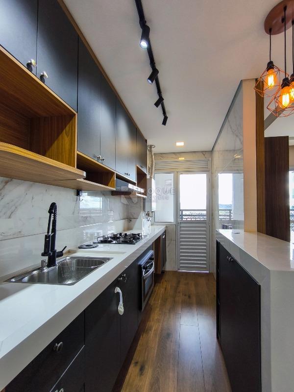 Apartamento à venda no bairro Jardim Santa Adélia: COZINHA