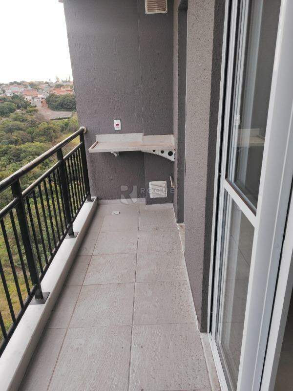 Apartamento à venda no bairro Jardim Esteves: 
