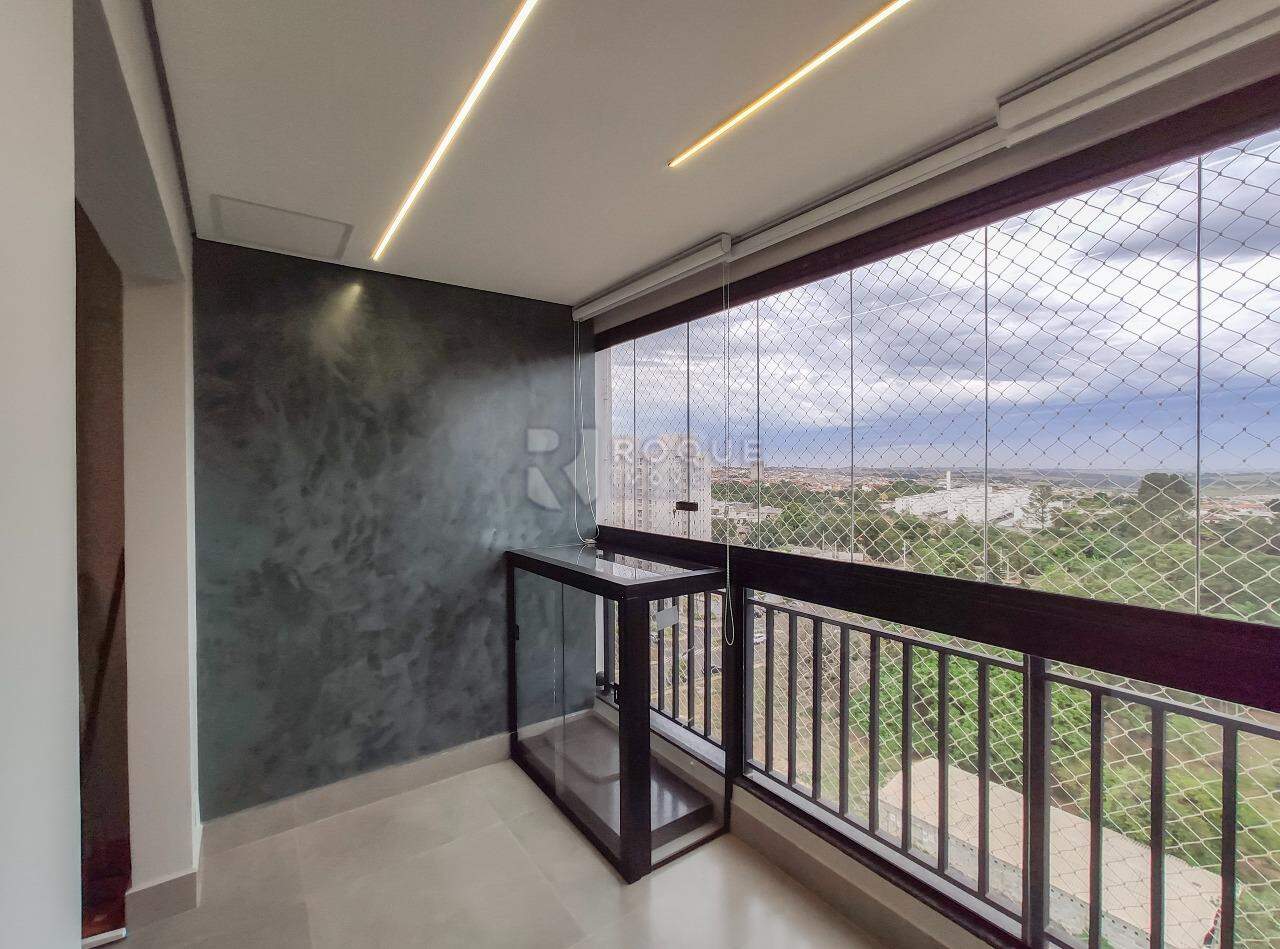 Apartamento para aluguel no bairro Graminha: Sacada
