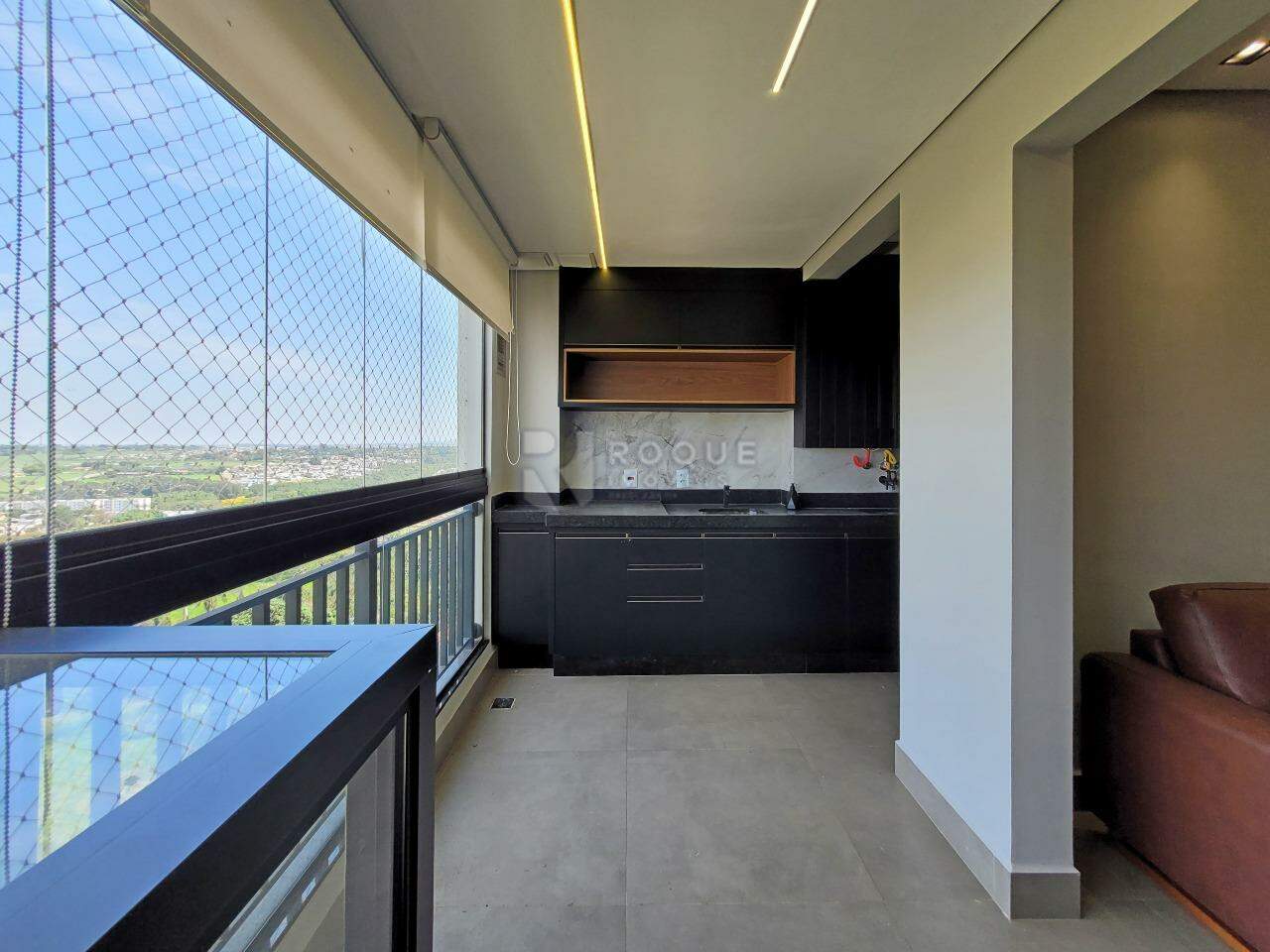 Apartamento para aluguel no bairro Graminha: Sacada