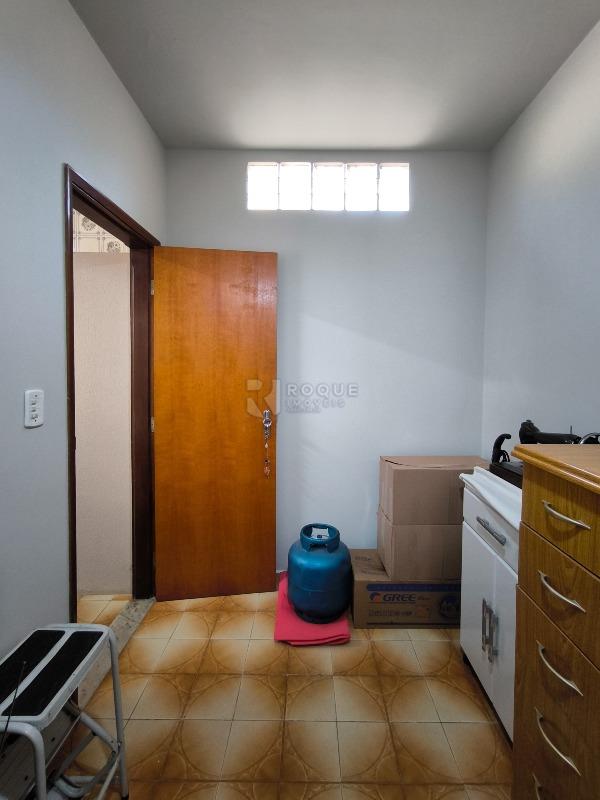 Casa Residencial à venda no bairro Vila Camargo: SUÍTE