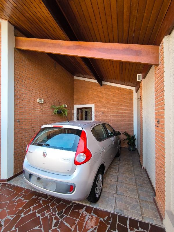 Casa Residencial à venda no bairro Vila Camargo: GARAGEM
