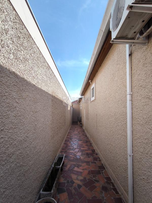 Casa Residencial à venda no bairro Vila Camargo: LATERAL EXTERNA