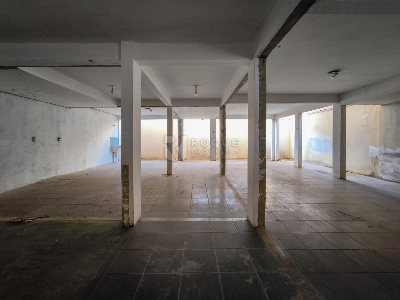 Casa Residencial à venda no bairro Centro: SUBSOLO