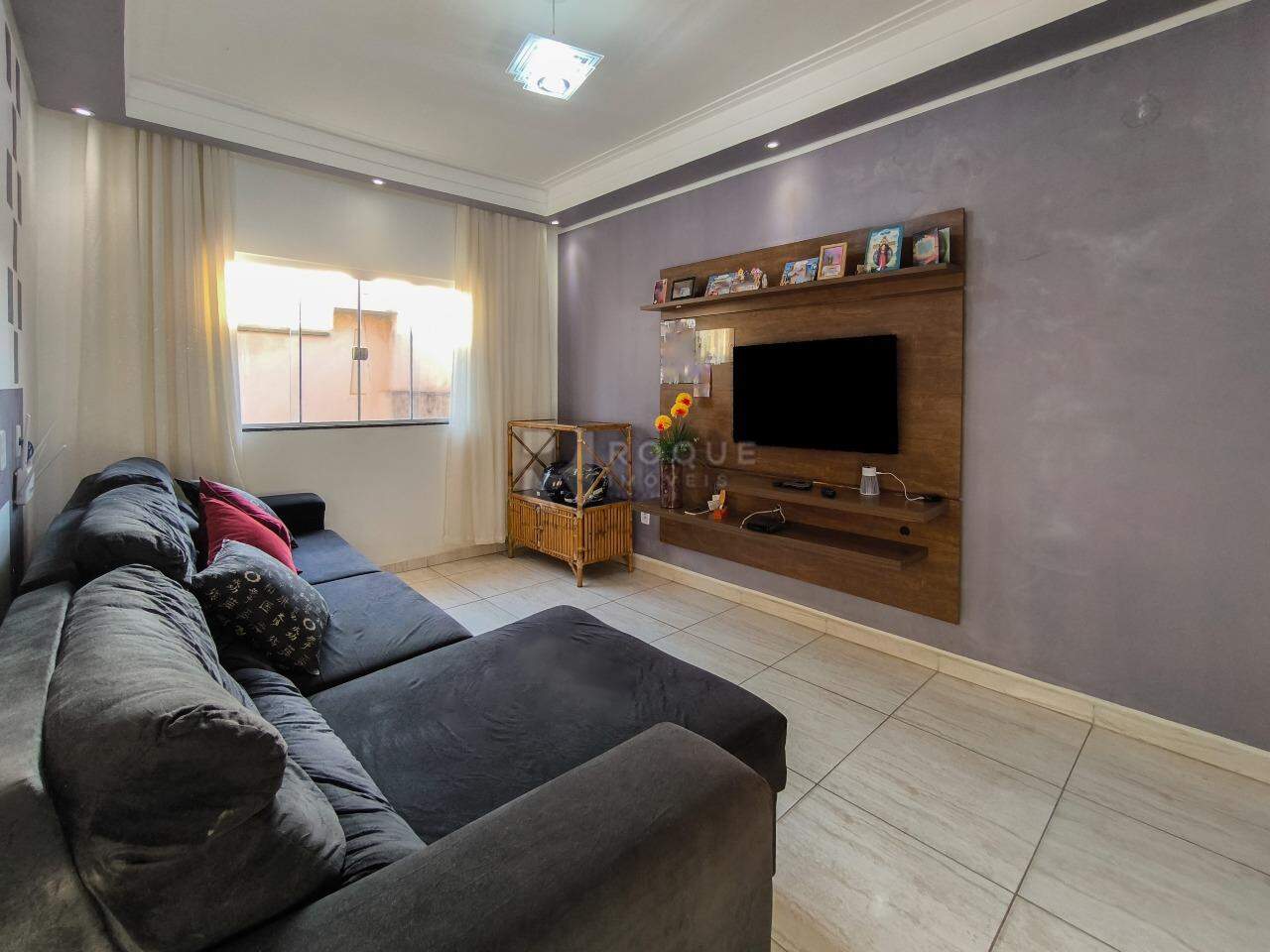 Casa Residencial à venda no bairro Jardim Lagoa Nova: SALA DE ESTAR