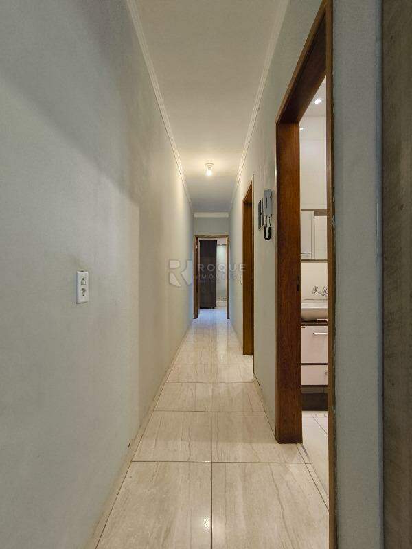 Casa Residencial à venda no bairro Jardim Lagoa Nova: CORREDOR INTERNO