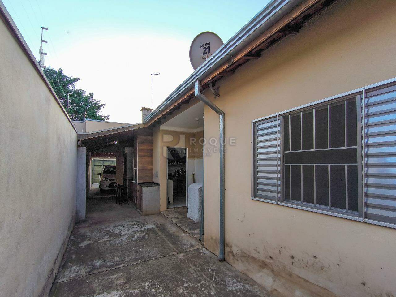 Casa Residencial à venda no bairro Jardim Lagoa Nova: LATERAL EXTERNA