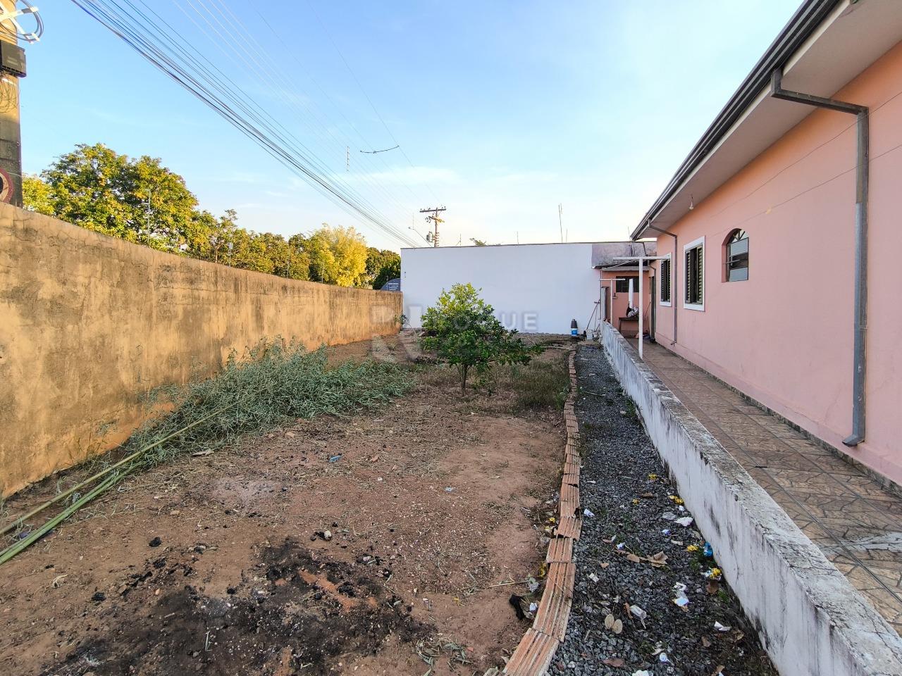 Casa Residencial à venda no bairro Parque Hippolyto: QUINTAL