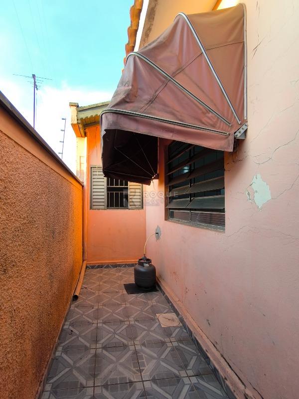 Casa Residencial à venda no bairro Parque Hippolyto: LATERAL EXTERNA