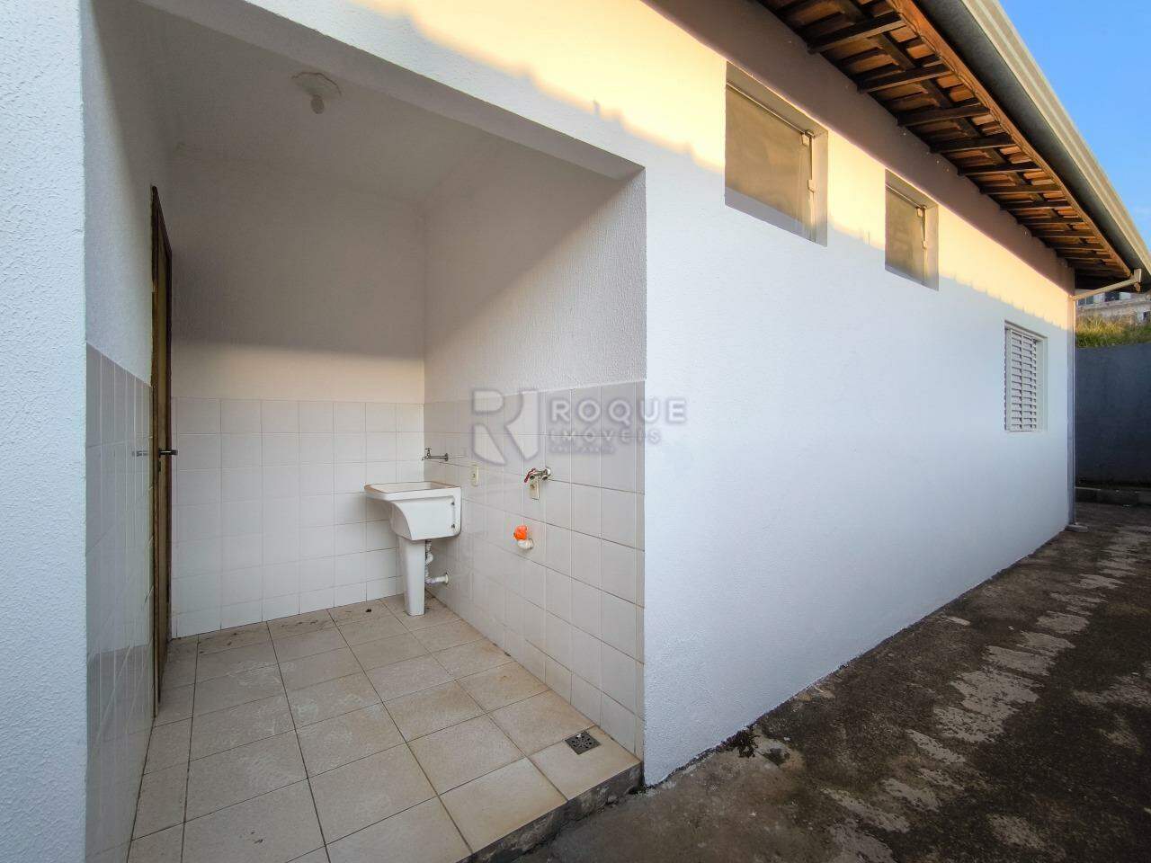 Casa Residencial à venda no bairro Jardim Residencial Granja Machado: ÁREA DE SERVIÇO