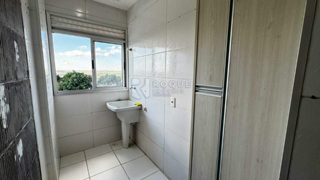 Apartamento à venda no bairro Chácaras Antonieta: 