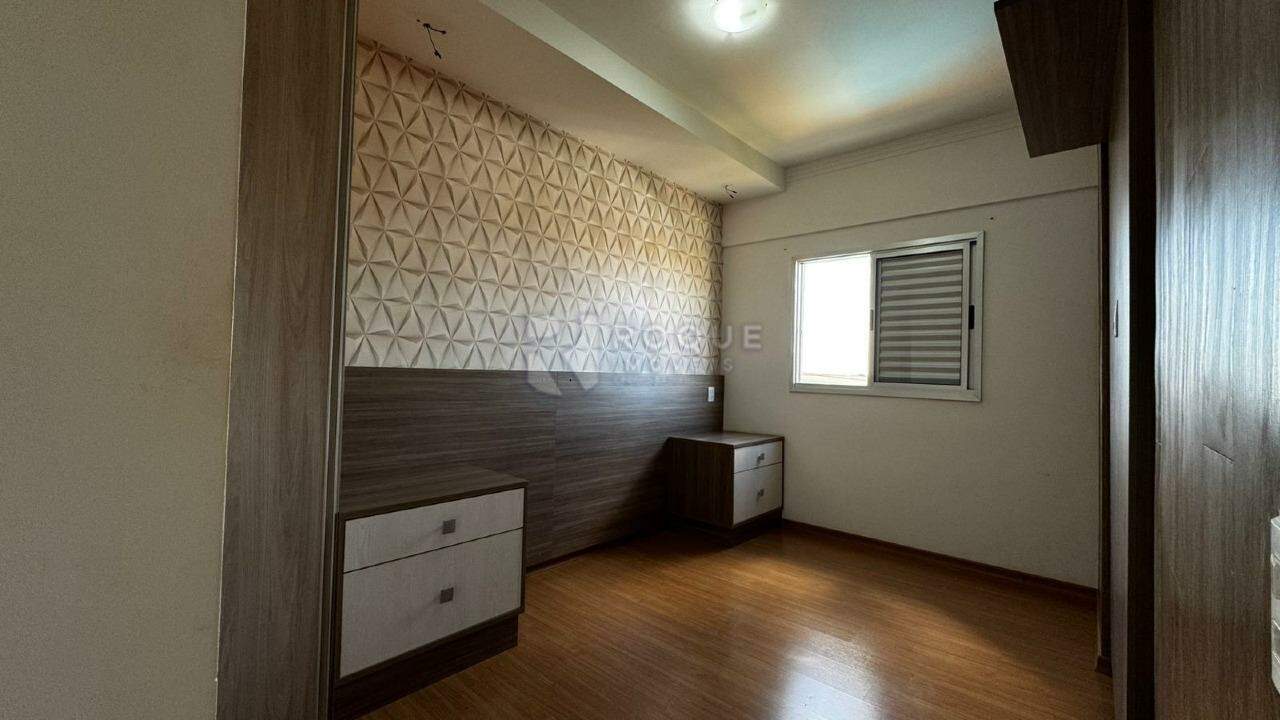 Apartamento à venda no bairro Chácaras Antonieta: 