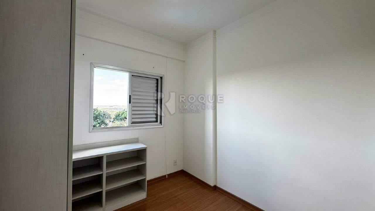 Apartamento à venda no bairro Chácaras Antonieta: 