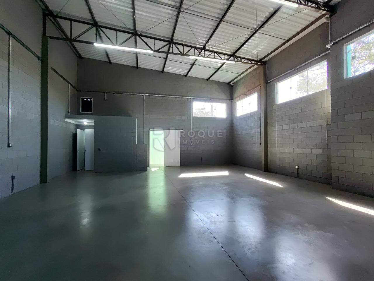 Barracão/Galpão para aluguel no bairro Jardim Rossi: Salão 