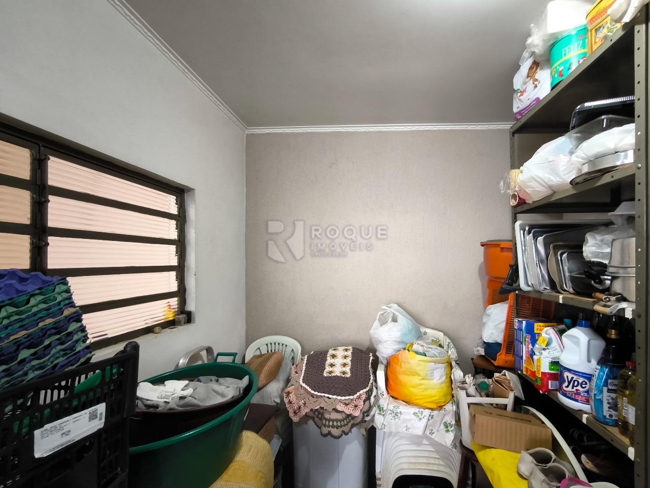 Casa Residencial à venda no bairro Vila Rocha: DESPENSA