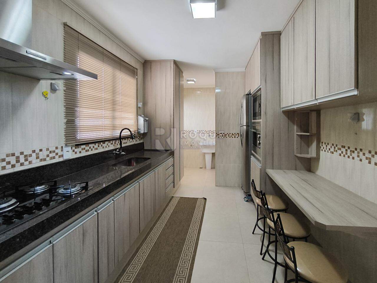 Apartamento à venda no bairro Jardim Ouro Verde: COZINHA