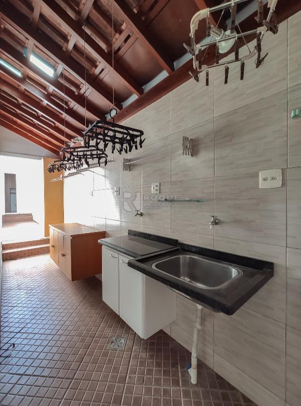 Casa Comercial à venda no bairro Jardim Nova Europa: Área de serviço 