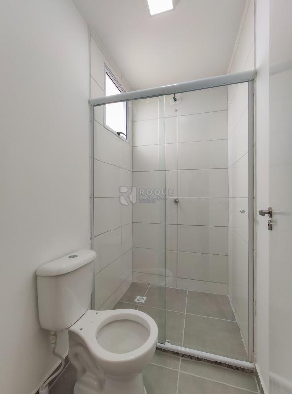 Apartamento à venda no bairro Vale das Esmeraldas: WC suíte 