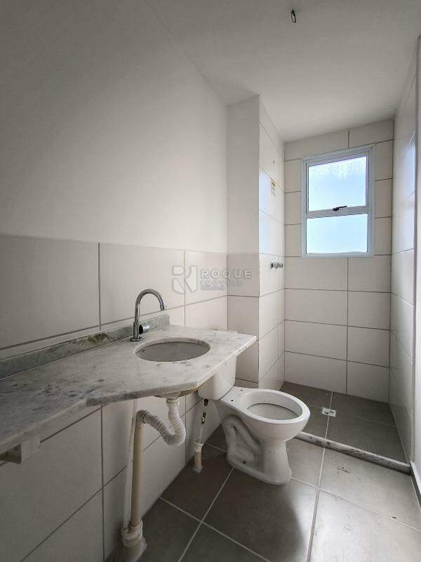 Apartamento à venda no bairro Jardim Esteves: BANHEIRO SOCIAL
