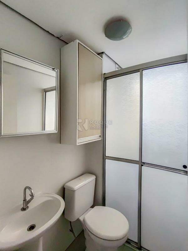 Apartamento para aluguel no bairro Chácaras Antonieta: WC social 