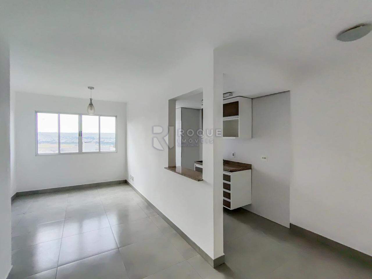 Apartamento para aluguel no bairro Chácaras Antonieta: Sala 