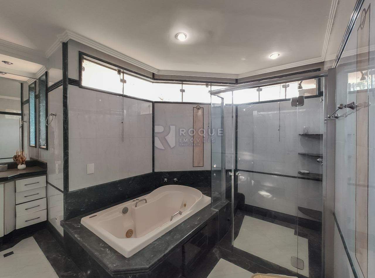 Casa Comercial para aluguel no bairro Centro: WC suíte 2 hidro segundo andar