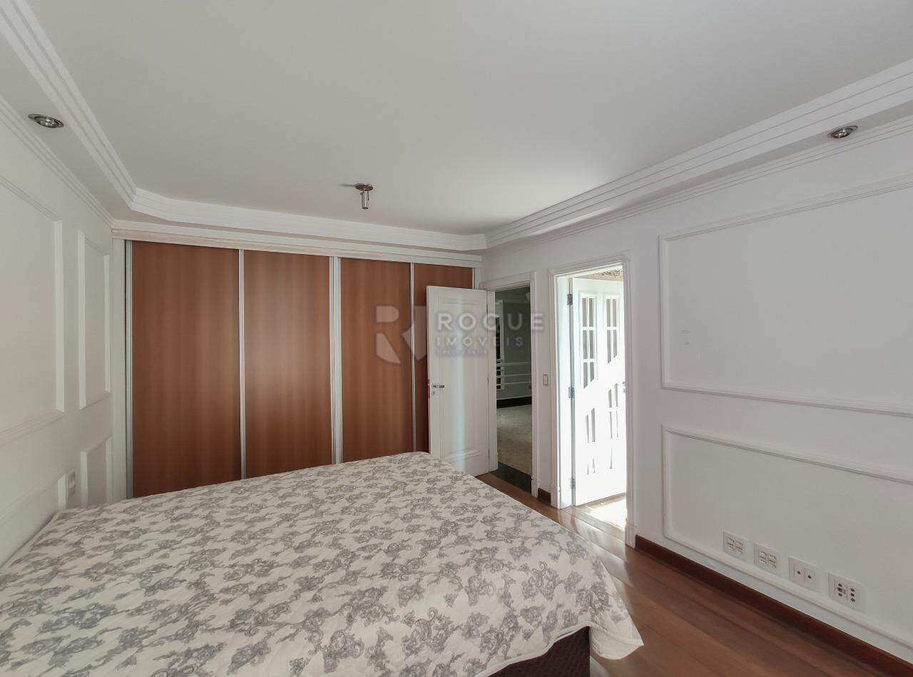 Casa Comercial para aluguel no bairro Centro: Suíte 1 segundo andar
