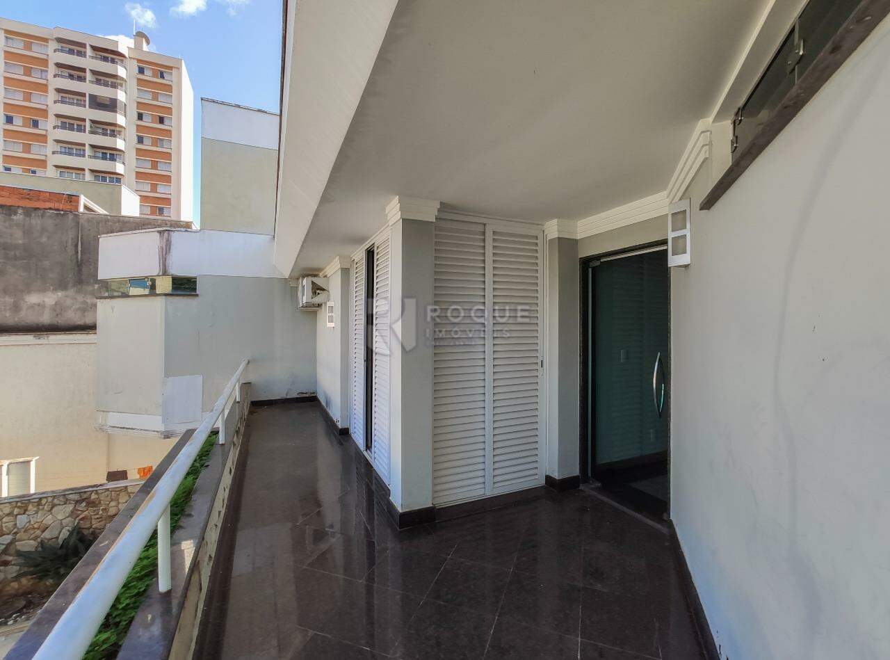 Casa Comercial para aluguel no bairro Centro: Sacada