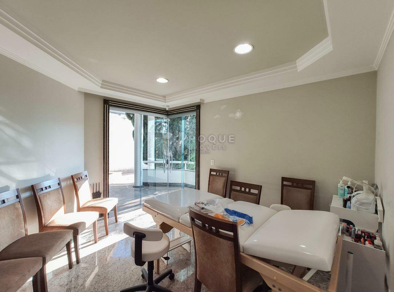 Casa Comercial para aluguel no bairro Centro: Sala 2