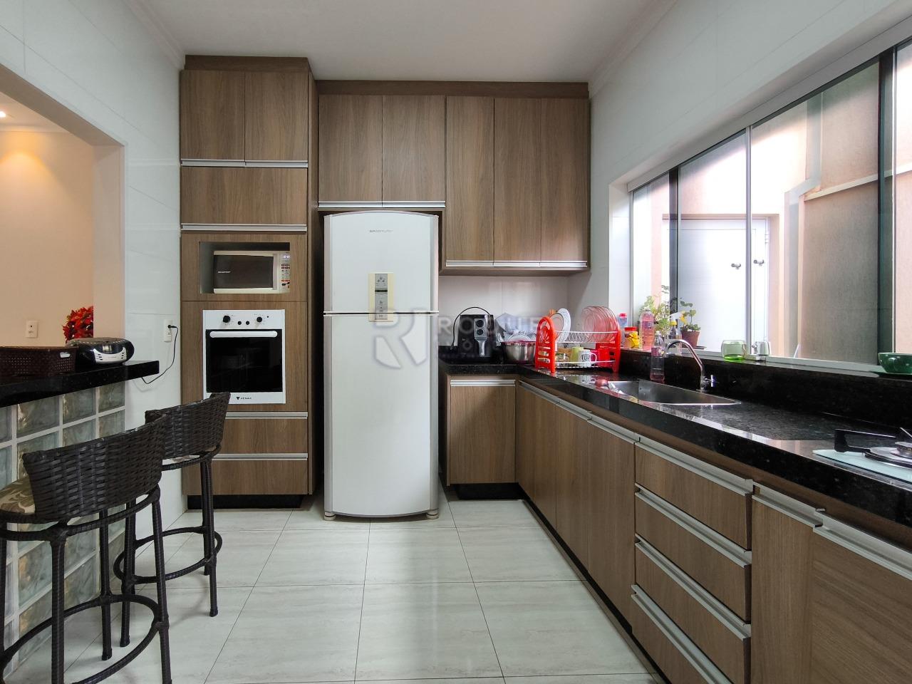 Casa em condomínio à venda no bairro Parque Residencial Roland: COZINHA