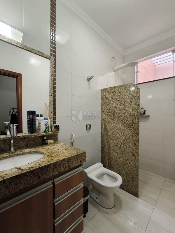 Casa em condomínio à venda no bairro Parque Residencial Roland: BANHEIRO SOCIAL 2