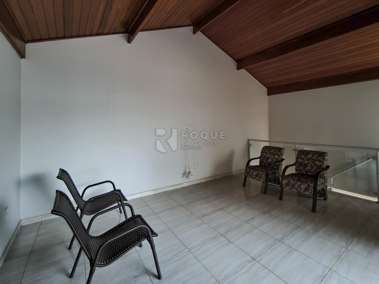 Casa em condomínio à venda no bairro Parque Residencial Roland: SALA DE TV