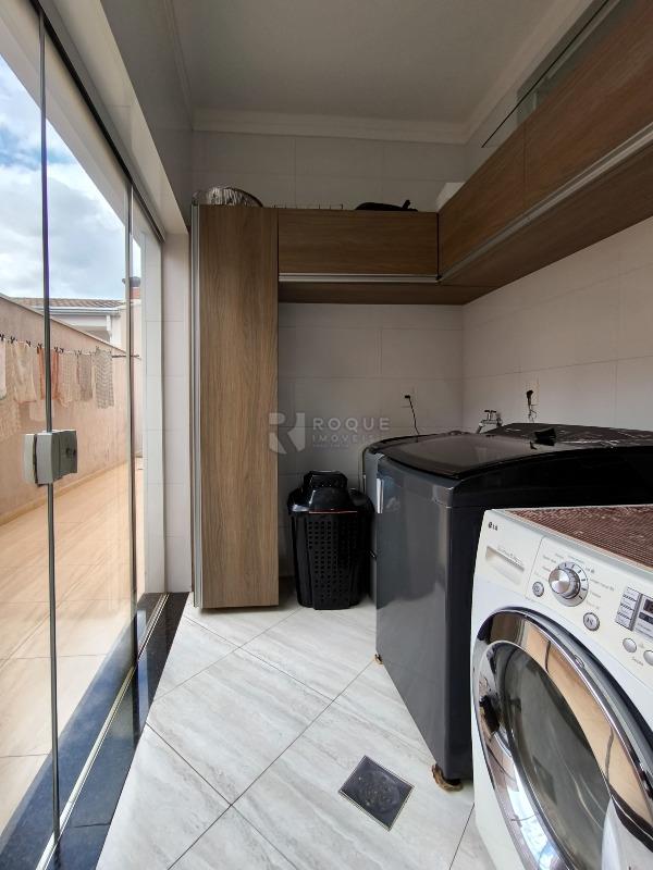 Casa em condomínio à venda no bairro Parque Residencial Roland: LAVANDERIA