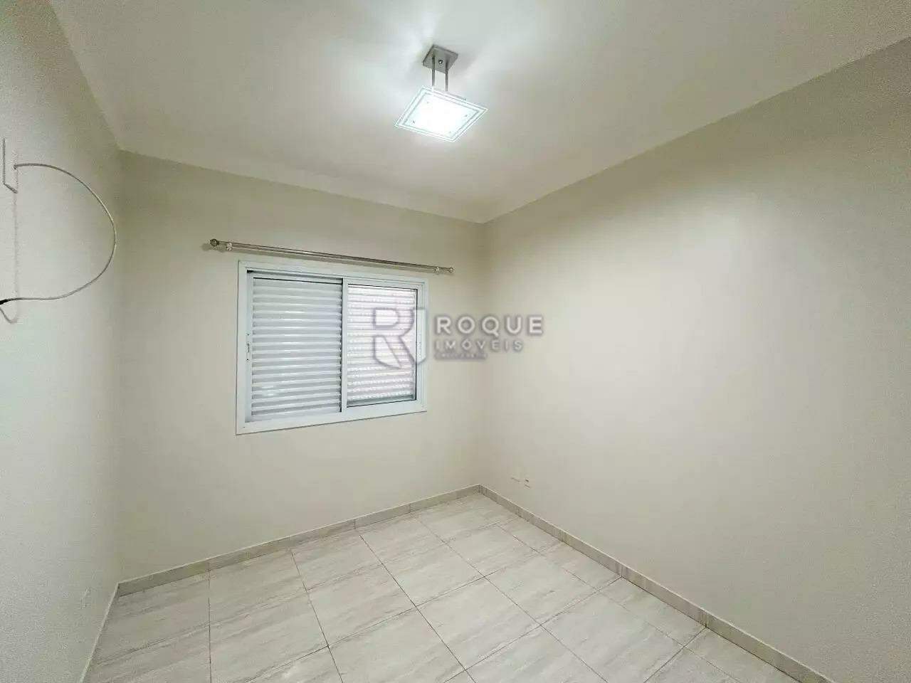 Casa em condomínio à venda no bairro Parque Residencial Roland: 
