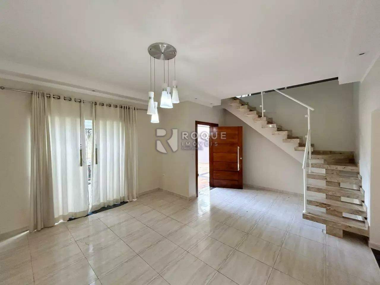 Casa em condomínio à venda no bairro Parque Residencial Roland: 