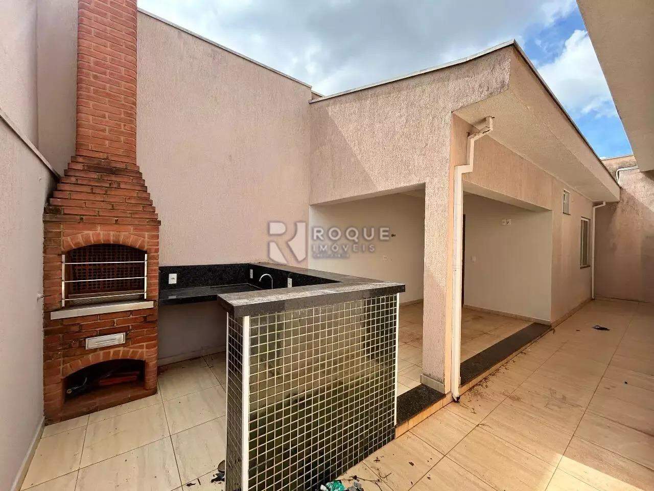 Casa em condomínio à venda no bairro Parque Residencial Roland: 