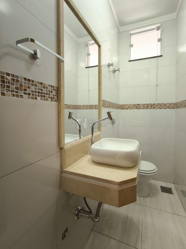 Casa em condomínio à venda no bairro Parque Residencial Roland: BANHEIRO SOCIAL 1