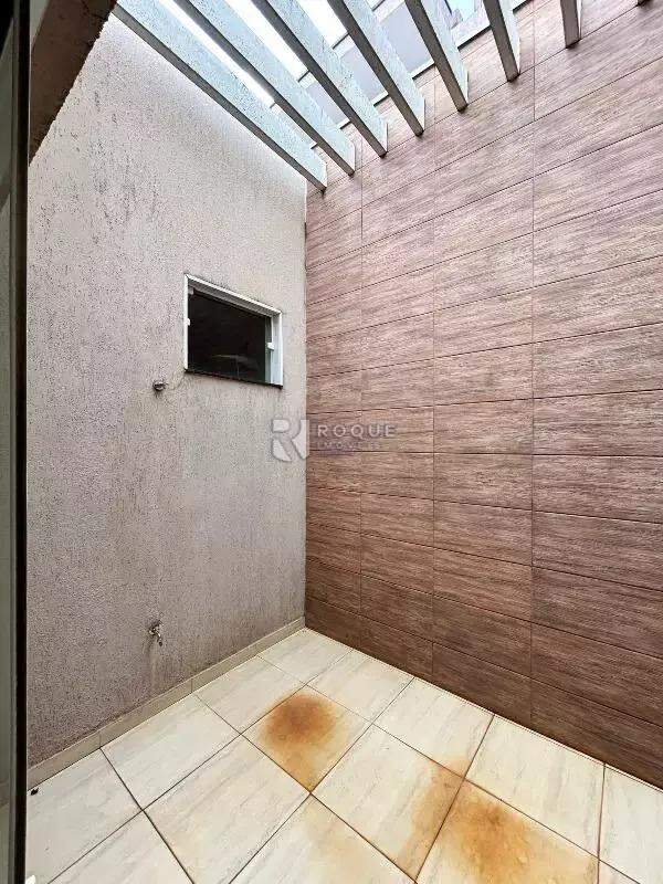 Casa em condomínio à venda no bairro Parque Residencial Roland: 