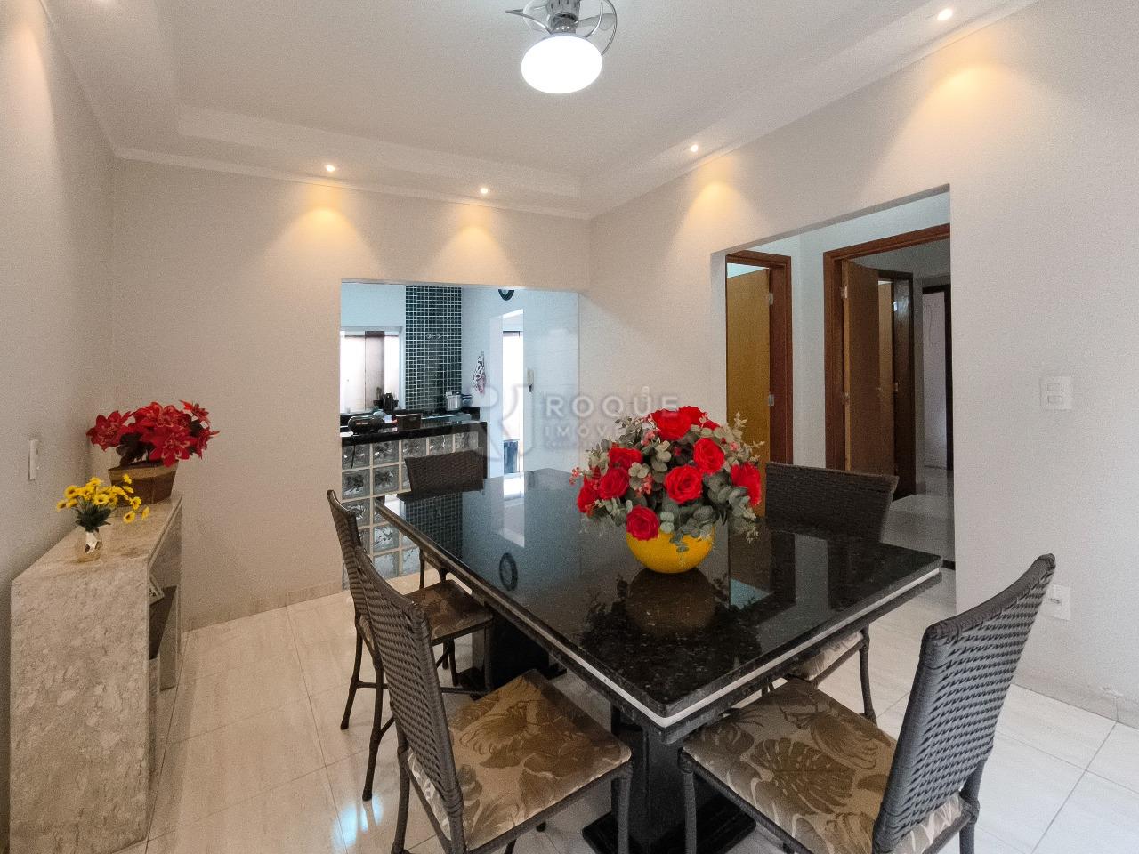 Casa em condomínio à venda no bairro Parque Residencial Roland: SALA DE JANTAR