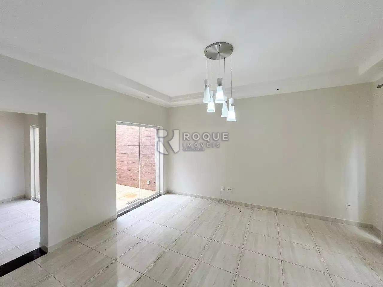 Casa em condomínio à venda no bairro Parque Residencial Roland: 
