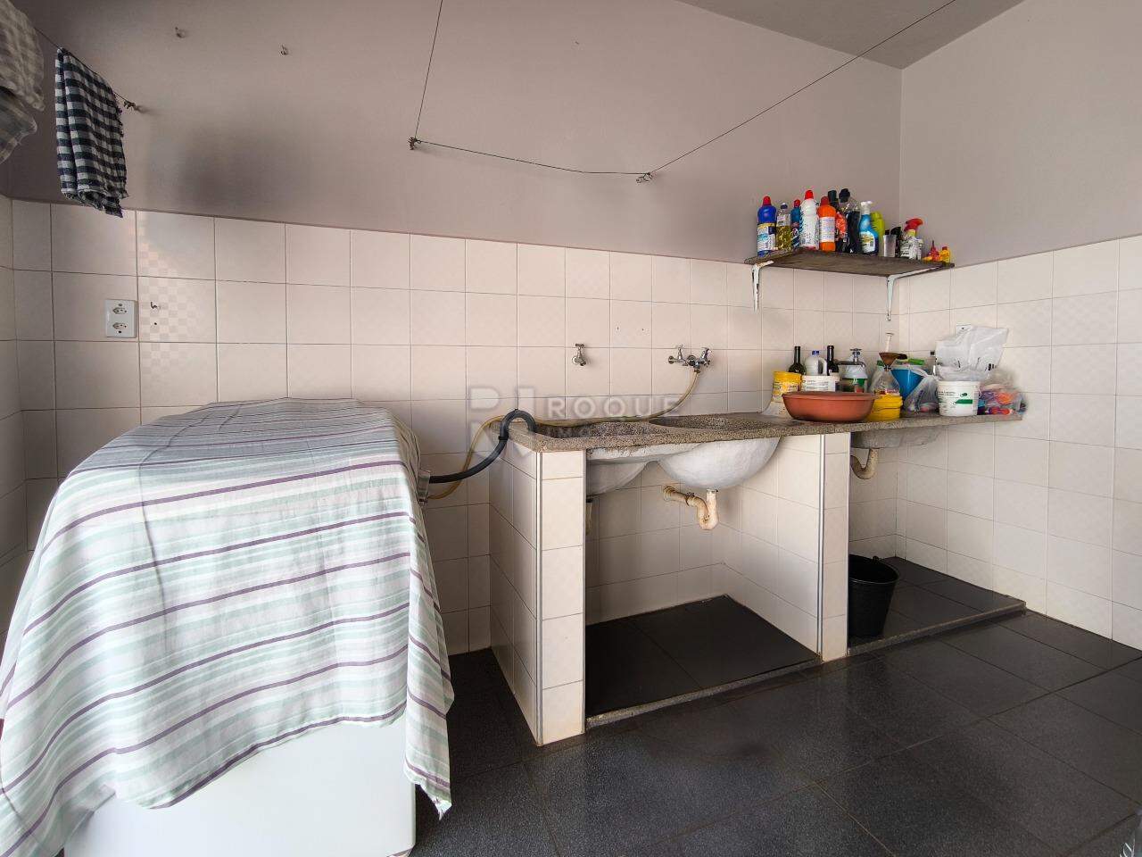 Casa Residencial à venda no bairro Jardim Ouro Verde: LAVANDERIA