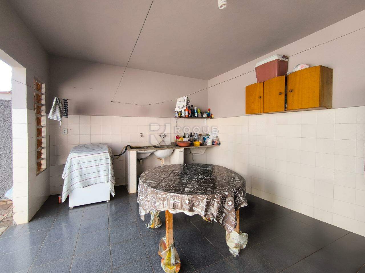 Casa Residencial à venda no bairro Jardim Ouro Verde: ÁREA DE SERVIÇO