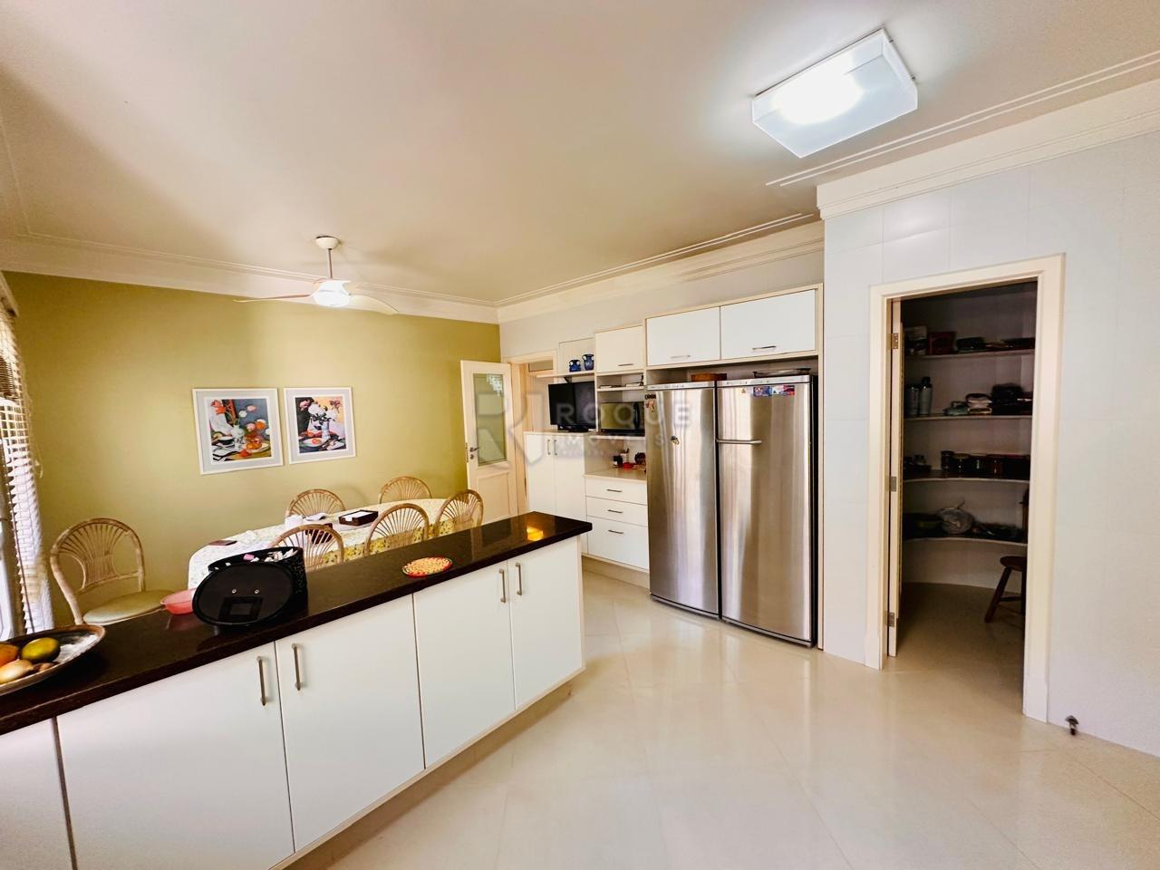 Casa em condomínio à venda no bairro Jardim Colinas de São João: COZINHA 