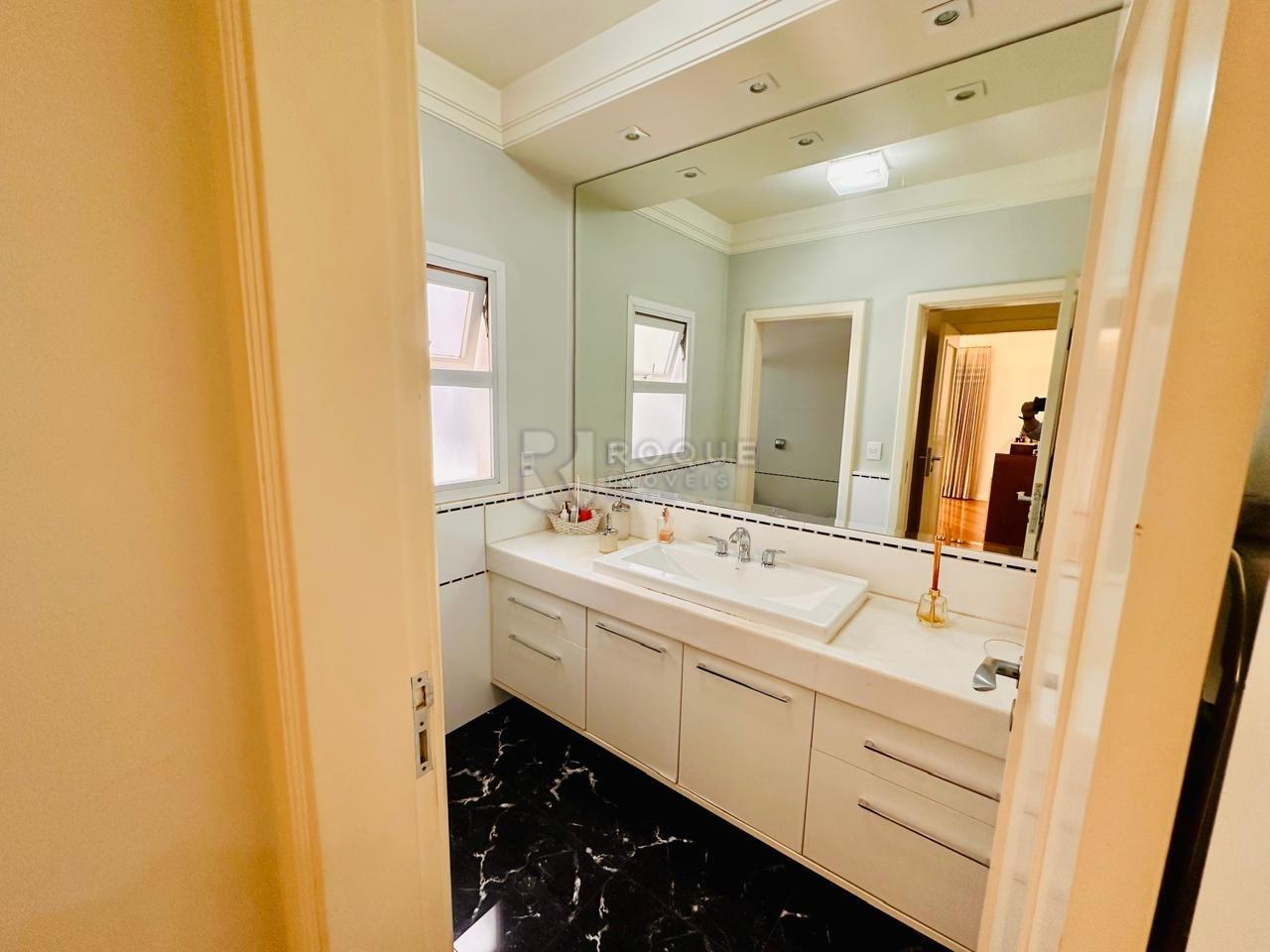 Casa em condomínio à venda no bairro Jardim Colinas de São João: WC SUITE