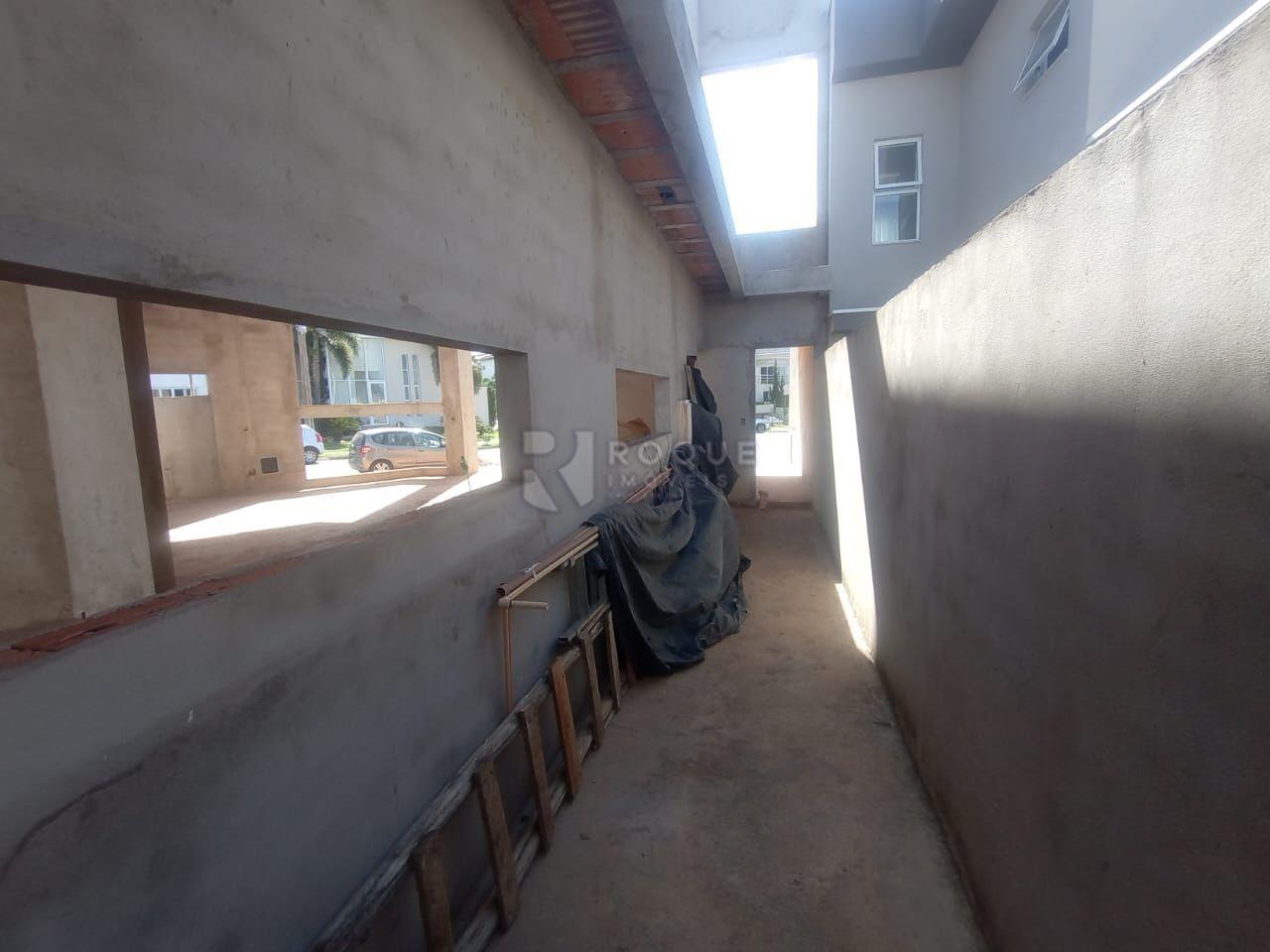 Casa em condomínio à venda no bairro Terras de São Bento I: 