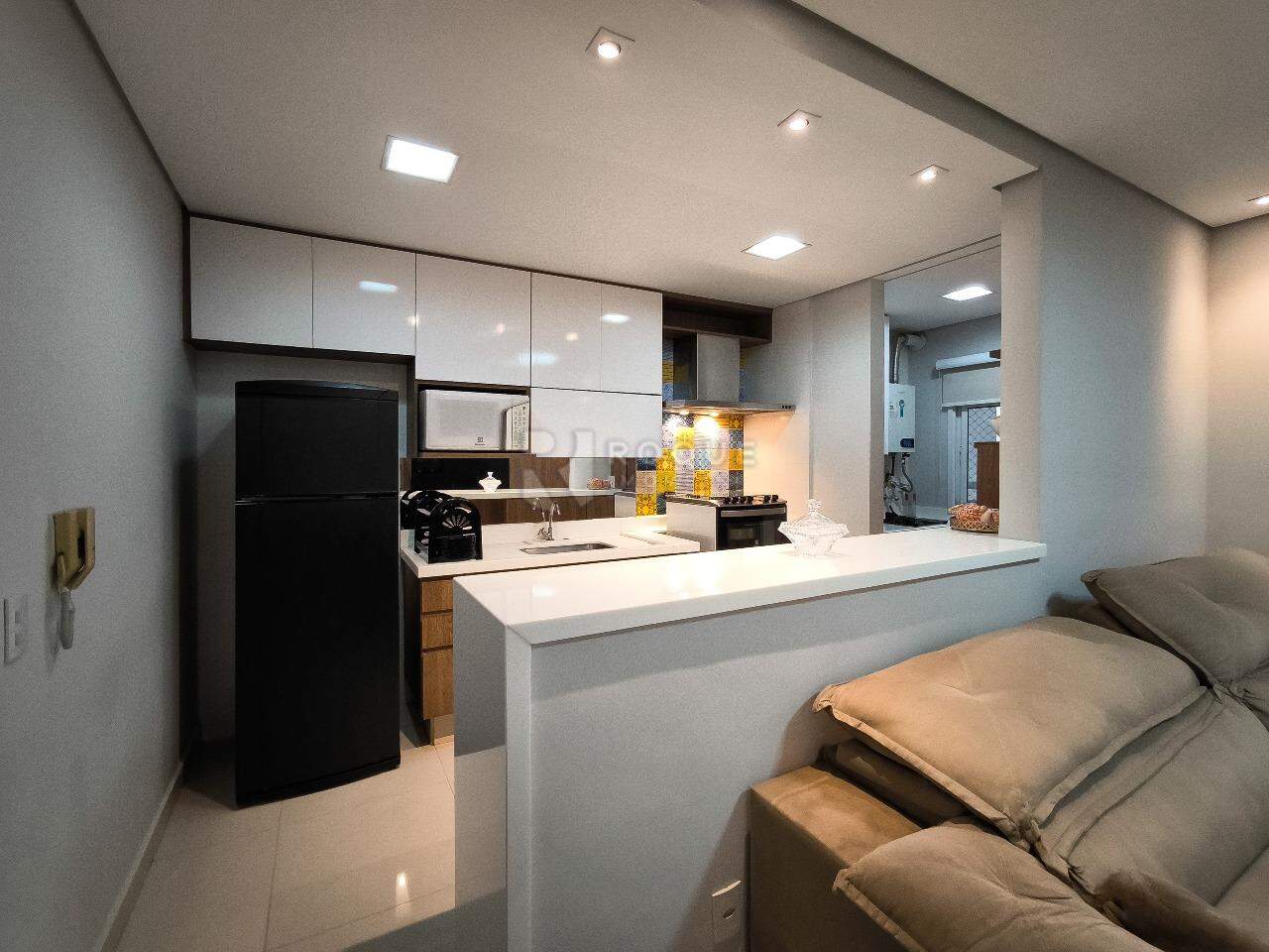 Apartamento à venda no bairro Desmembramento Oscar Antonio Breda: COZINHA